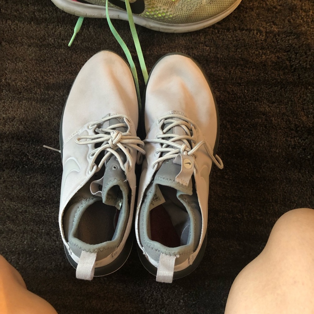 NIKE ROSHE WM SZ 8